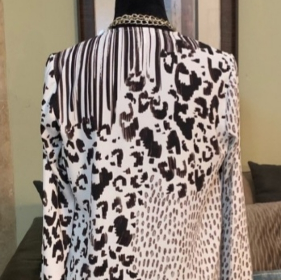 CABI | Long Sleeve Mixed Prints Surplice Blouse - Picture 4 of 5